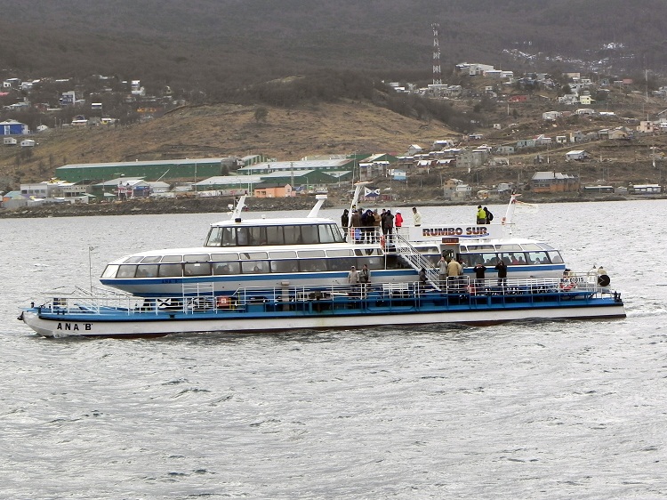 Catamaran 750x500
