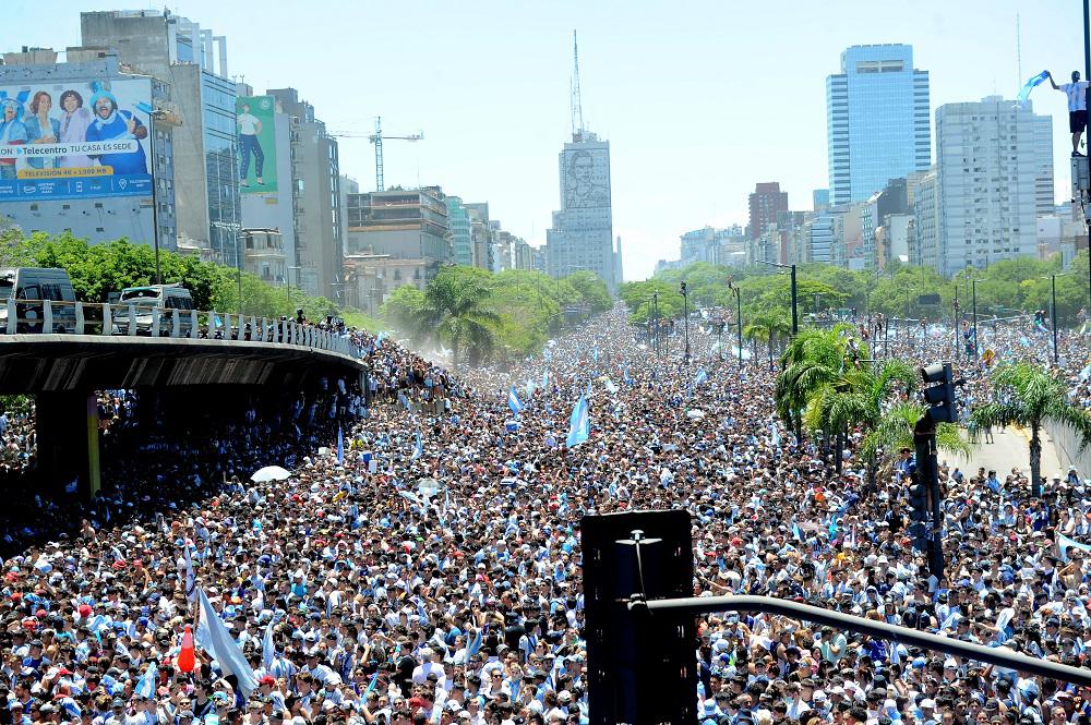 20-12-2022_una_multitud_de_simpatizantes_comenzo (1)