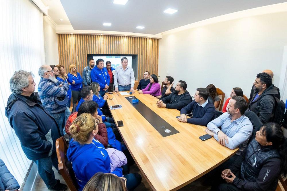 photo_4904540047588568334_y