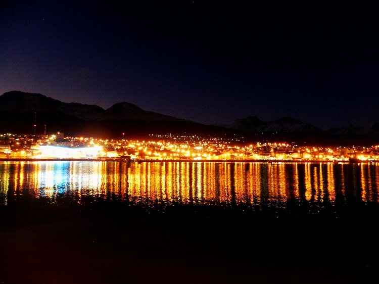 Ushuaia noche 750x500