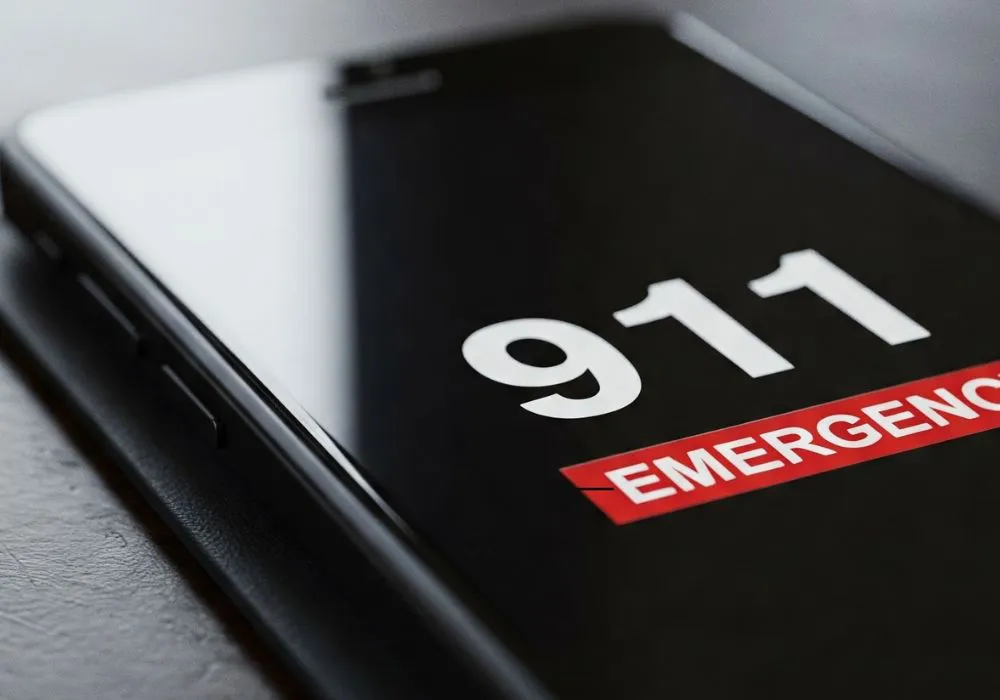 911