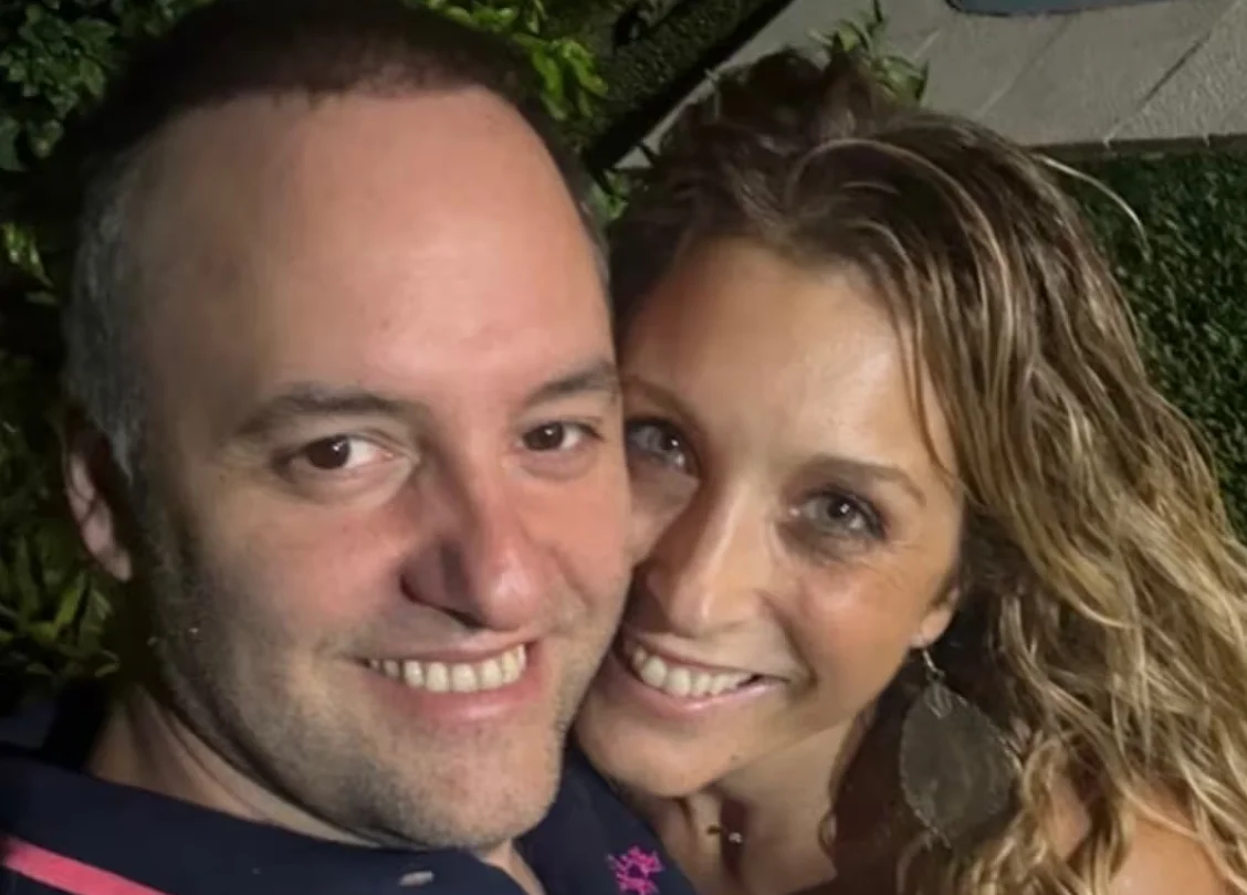 ADORNI ESPOSA