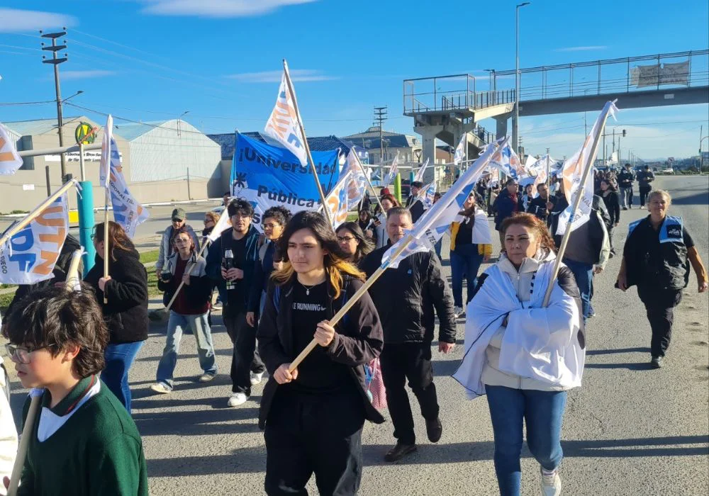 MARCHA UNIVERSITARIA RG