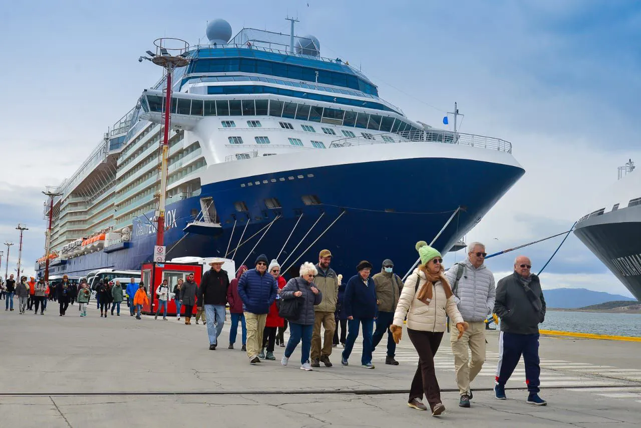 Puerto Ushuaia crucero1