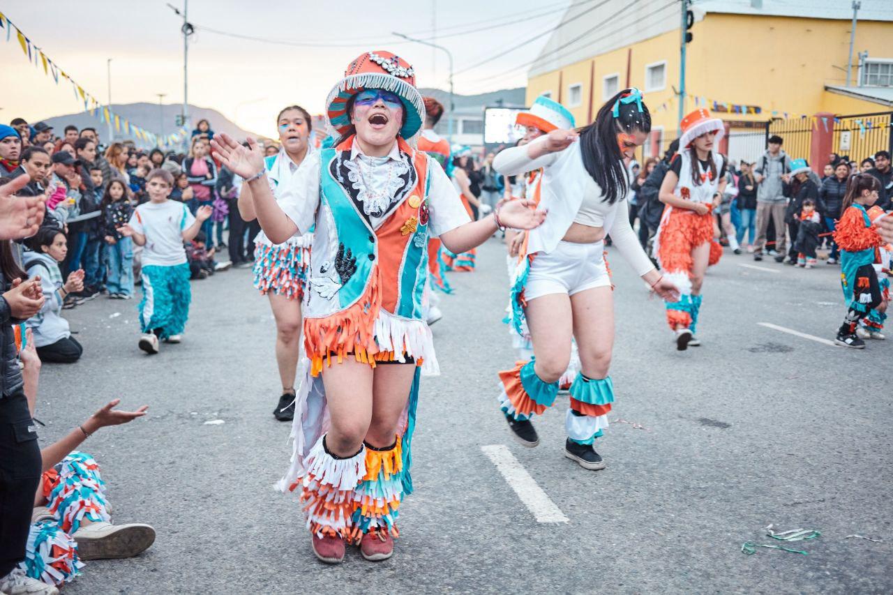 photo_5071372533168712807_y