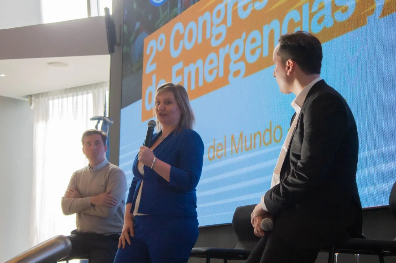 photo_4958485253438156268_y