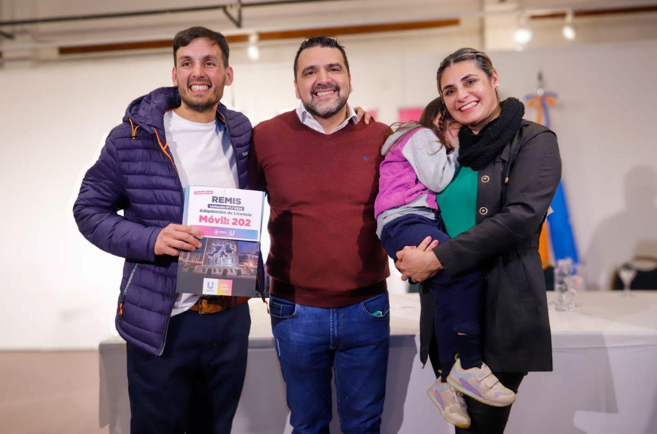 photo_4911673086324092123_y