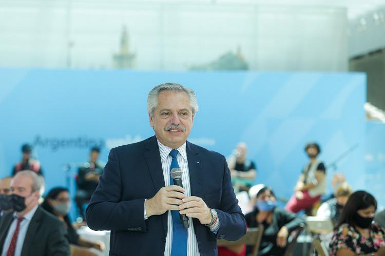 alberto fernandez jubilado