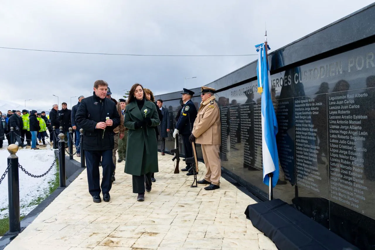 photo_5145732667763961407_y