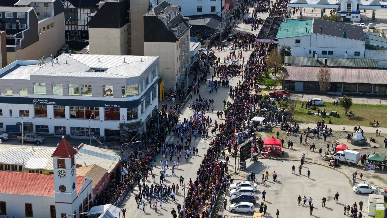 photo_5143553641879899046_y