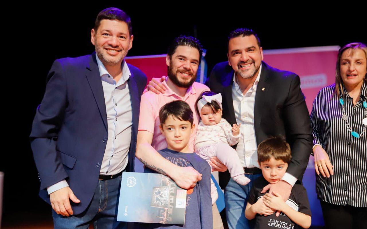 photo_4954130259679227201_y