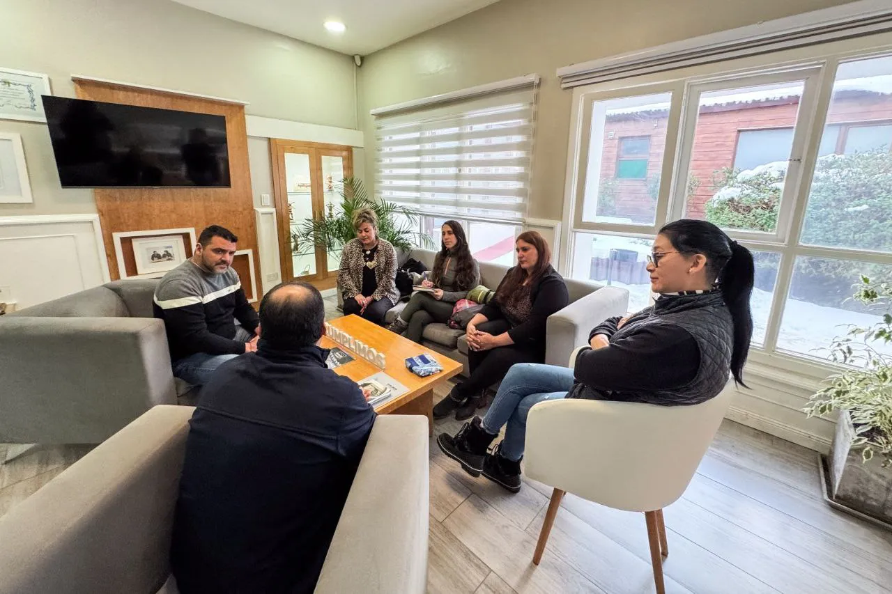 photo_4911676079916297822_y