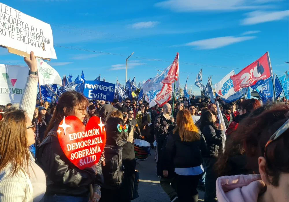 MARCHA UNIVERSITARIA RG (2)