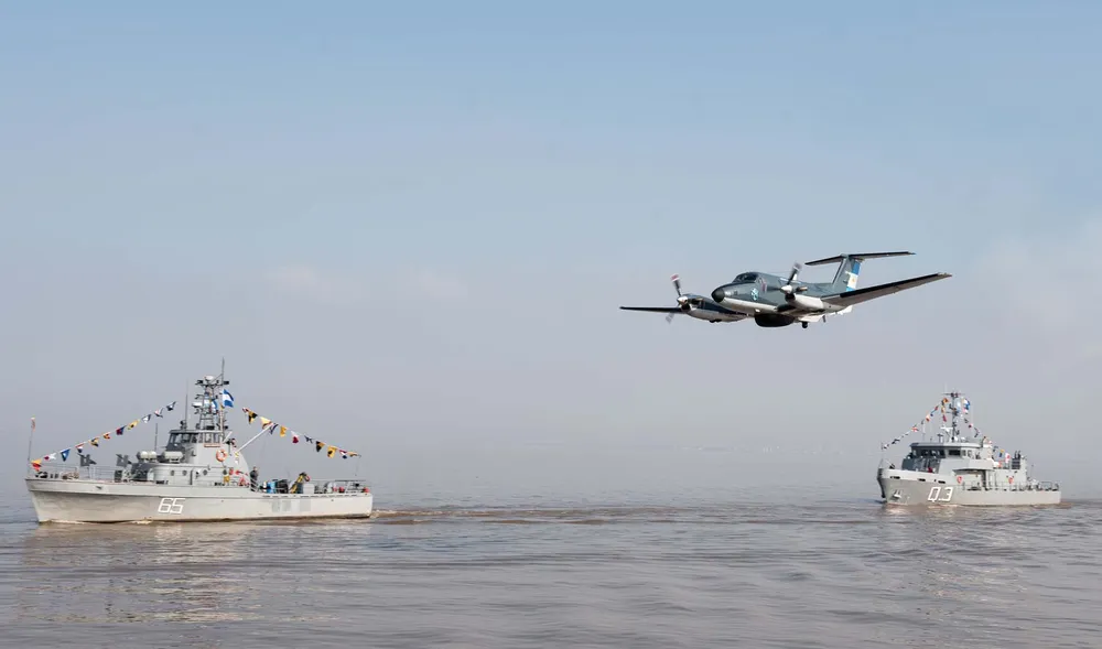 armada avión