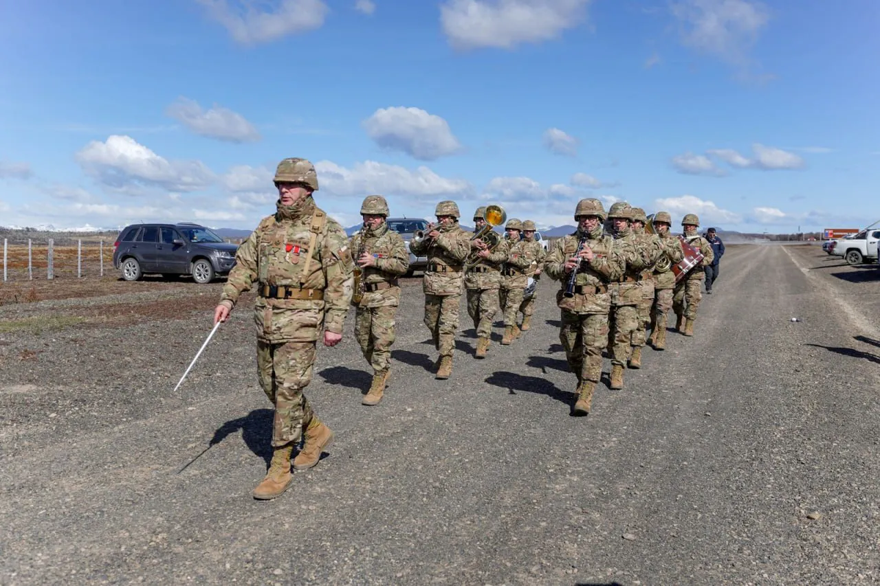 photo_4934157235823684968_y