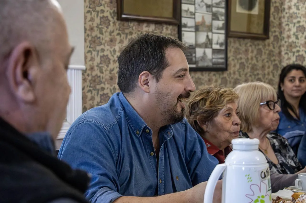 photo_4999420754240057326_y