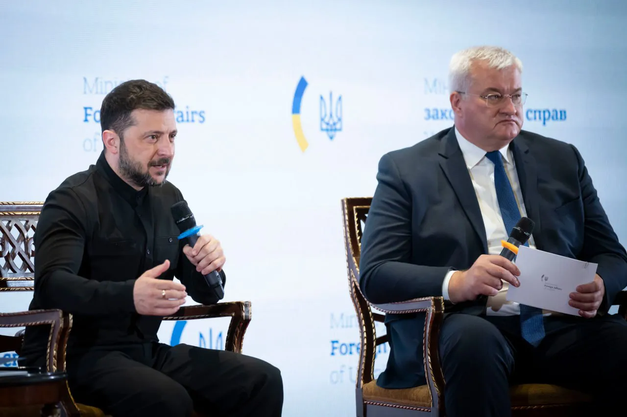 photo_5474223521887548825_y