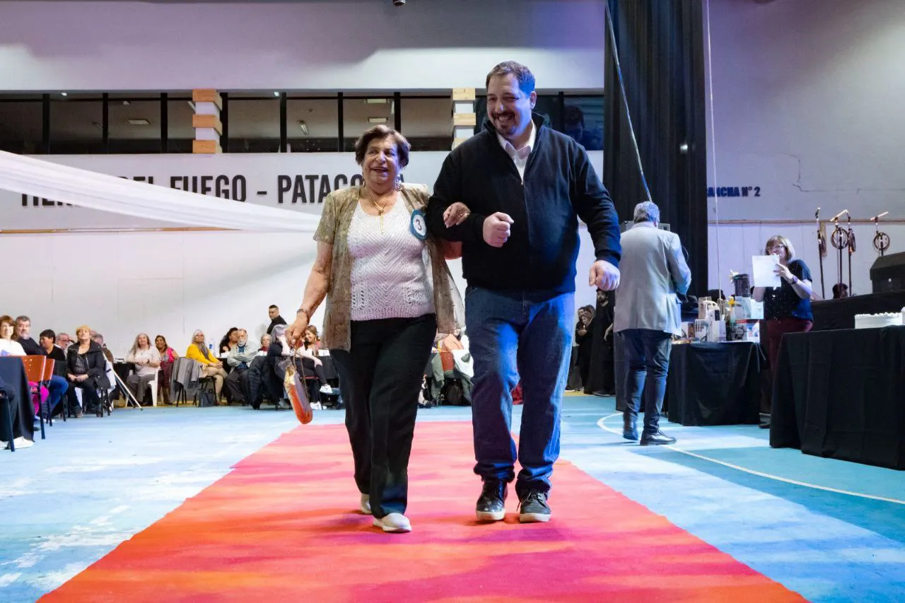 photo_5102785490183719739_y