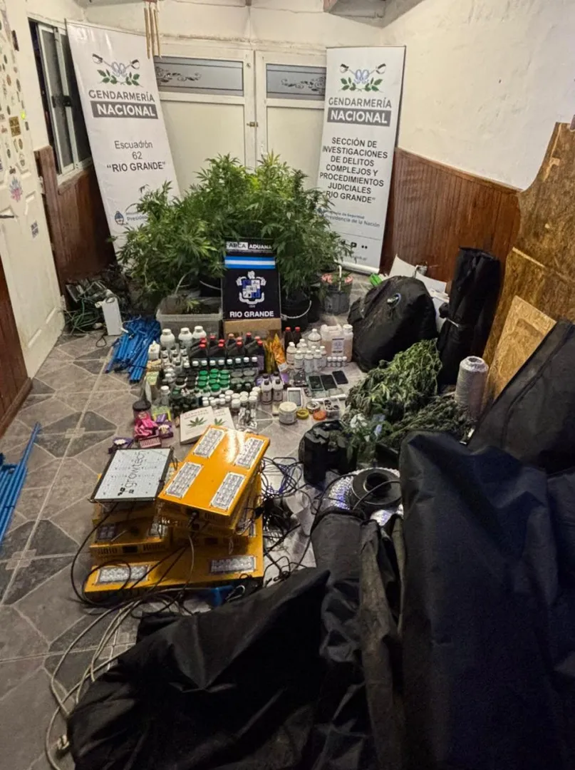 tierra_del_fuego-_rio_grande-_indoors