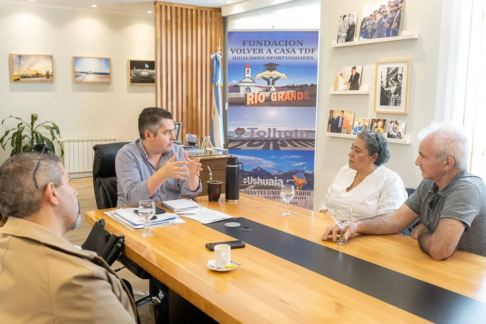 photo_5096355408745532427_w