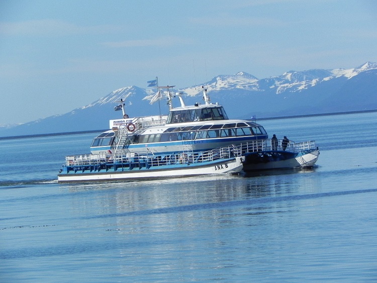 catamaran ushuaia explorer