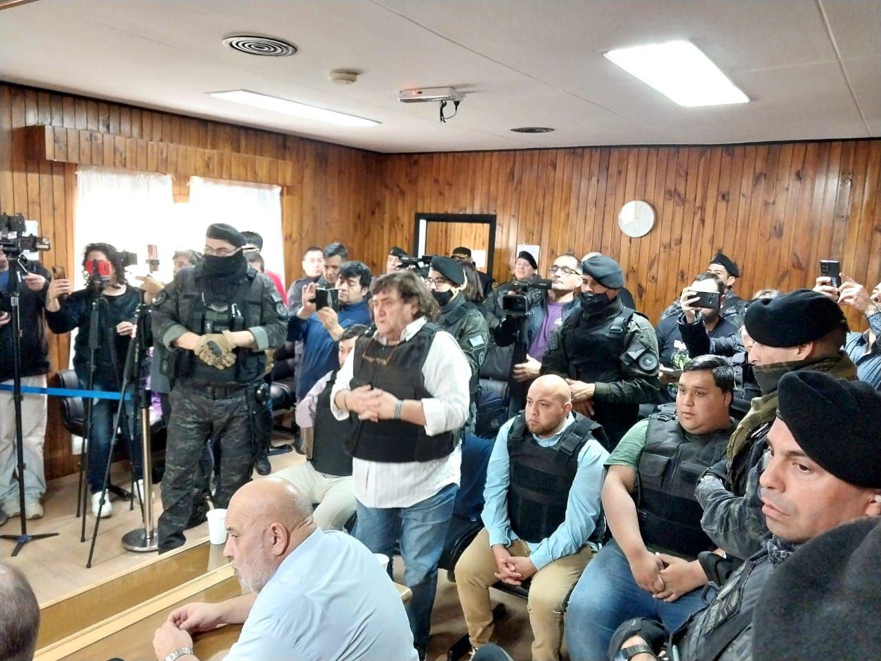 photo_4972328259450678394_y