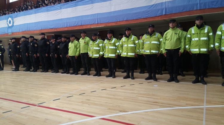 Policia egreso2